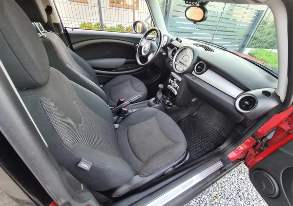 MINI ONE cena 9500 przebieg: 177777, rok produkcji 2007 z Szczecin małe 172